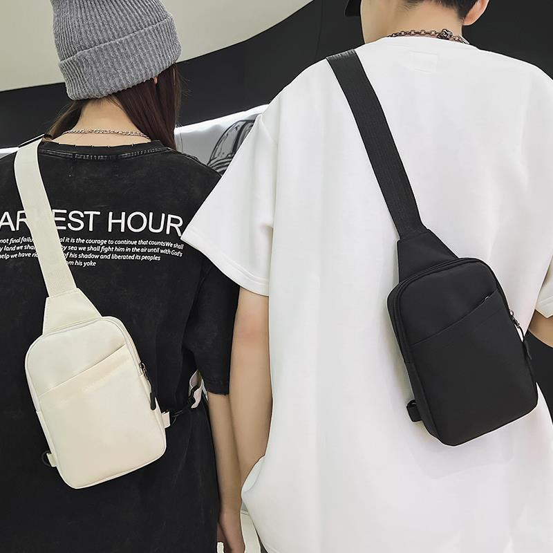Umhängetasche für Damen ⎜ Kompakte Schultertasche im lässigen Design für Handy, Geldbörse und Alltag