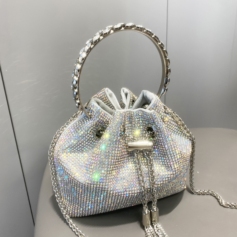 Glitzernde Handtasche für Damen ⎜ Funkeleffekt-Design mit Kettenriemen und stilvollem Griff