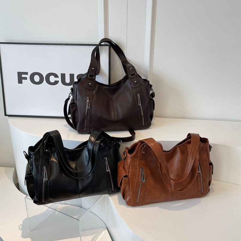 Schultertasche für Damen ⎜ Geräumige Umhängetasche aus Kunstleder mit Reißverschlüssen für Alltag und Kurzreisen