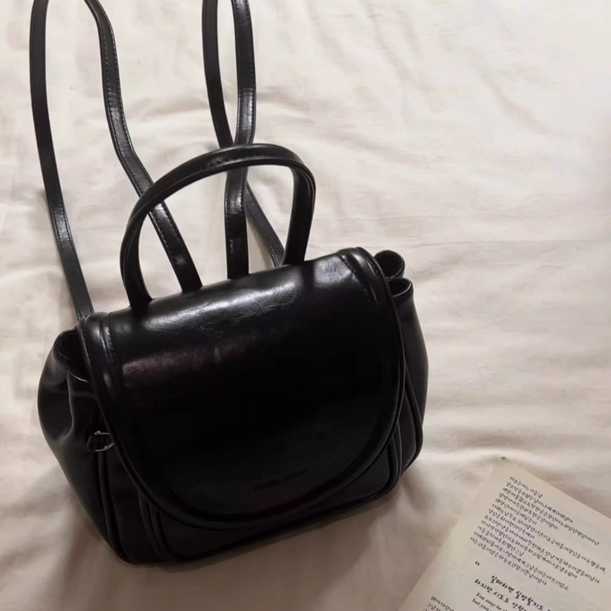 Damen Rucksack Handtasche ⎜ Eleganter Tagesrucksack im College-Stil mit Frontfach und verstellbaren Trägern