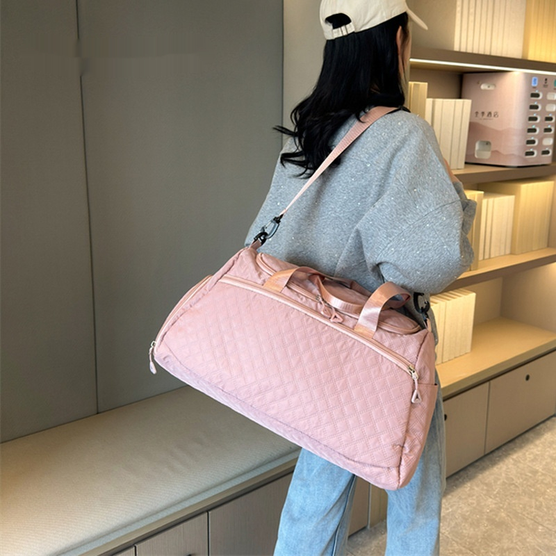 Reisetasche für Damen ⎜ Große Weekender-Tasche mit Rautenmuster und wasserabweisendem Material für Reisen und Alltag