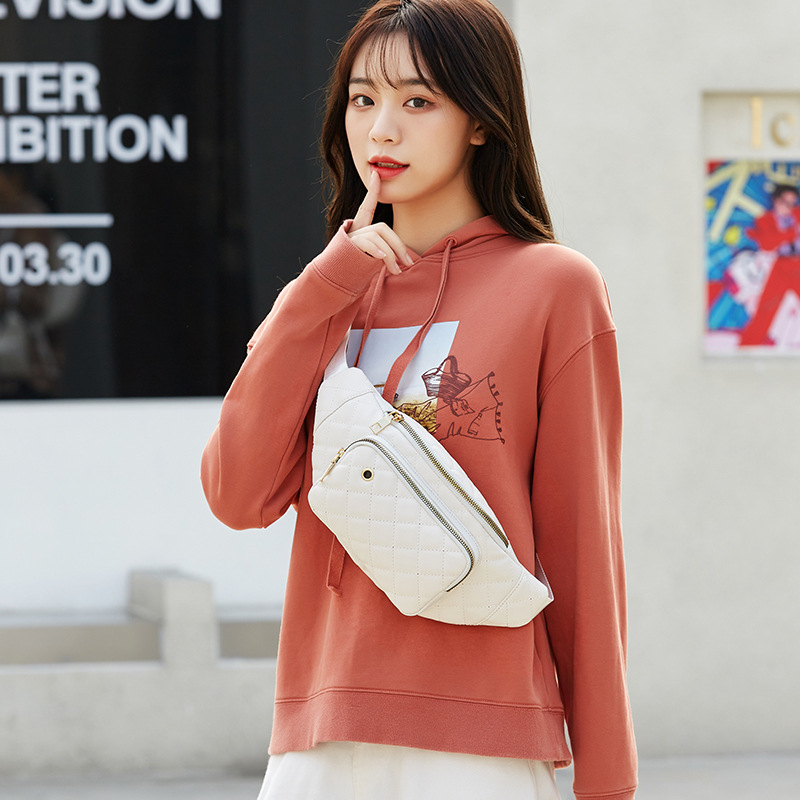 Bauchtasche für Damen ⎜ Modische Gürteltasche mit Rautensteppung und Reißverschlussfach für Freizeit und Alltag