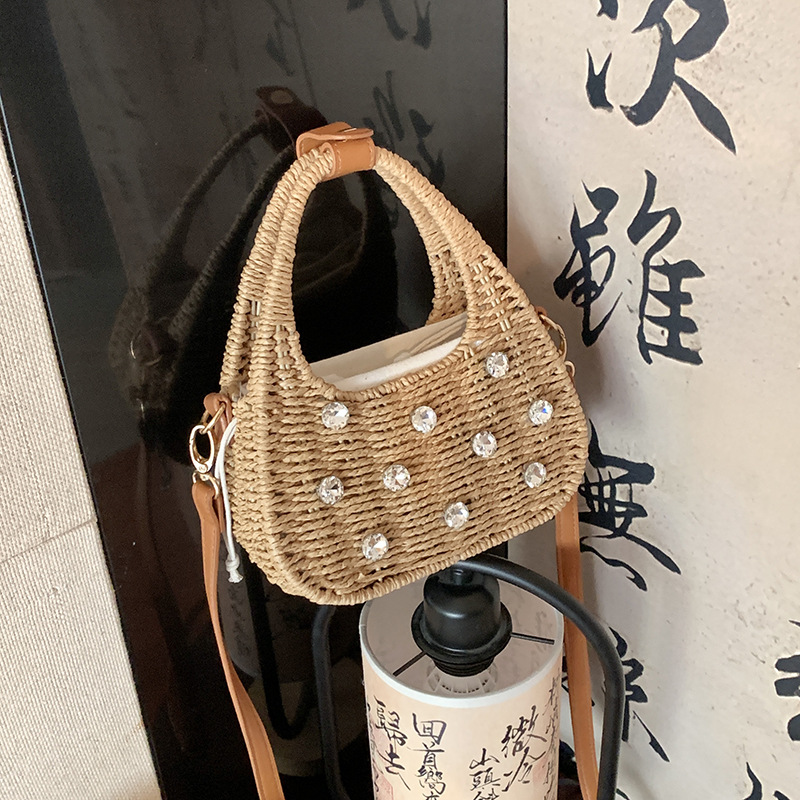 Damen Umhängetasche aus Strohgeflecht ⎜ Elegante Sommertasche mit Strass und abnehmbarem Schulterriemen