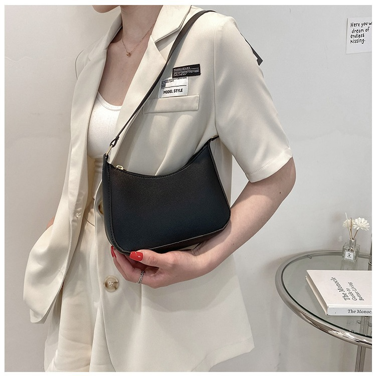 Damen Schultertasche in Retro-Optik ⎜ Kleine Handtasche mit Verstellbarem Riemen und Eleganter Form