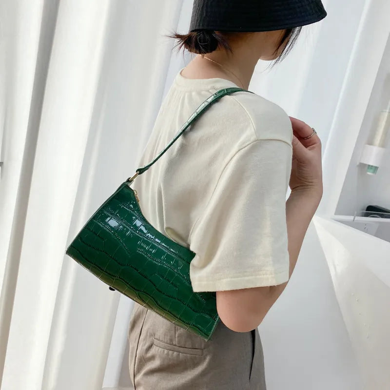 Prägte Schultertasche für Damen ⎜ Elegante Umhängetasche mit Kroko-Optik und Farbintensivem Design