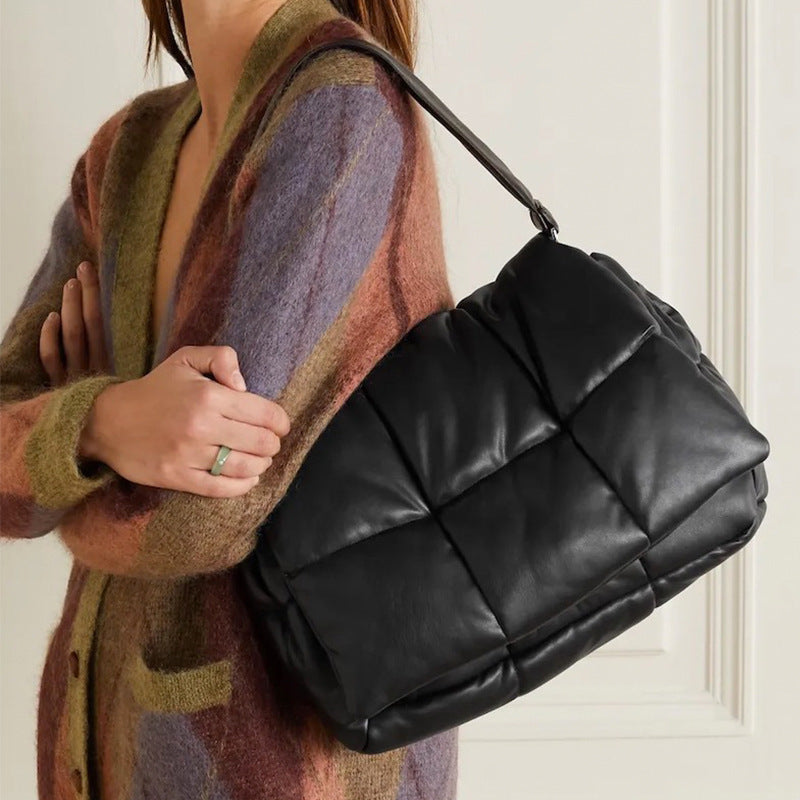 Schultertasche für Damen ⎜ Große Stepp-Tasche im Umschlagstil mit weichem Griff für stilvolle Alltagslooks