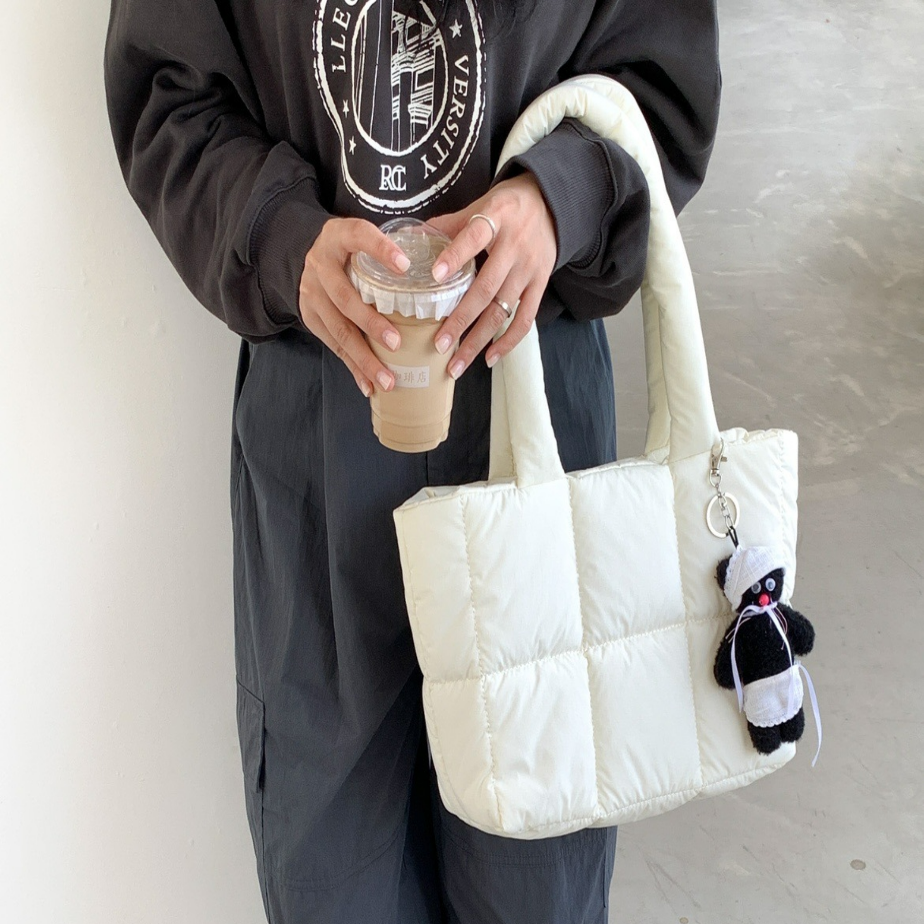 Geräumige Handtasche ⎜ Stylische Umhängetasche im Quilted-Design