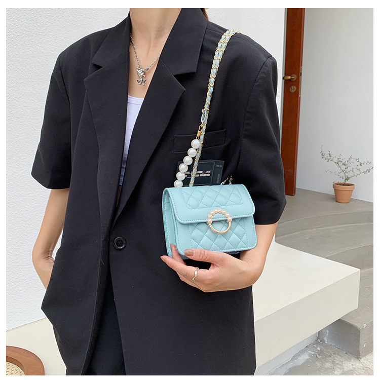 Handtasche für Damen ⎜ Elegantes Design mit Kettenriemen und Perlendetail für stilvolle Auftritte