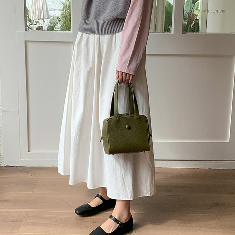 Damen Schultertasche ⎜ Kleine quadratische Tasche mit schlichtem Design und mattem Finish