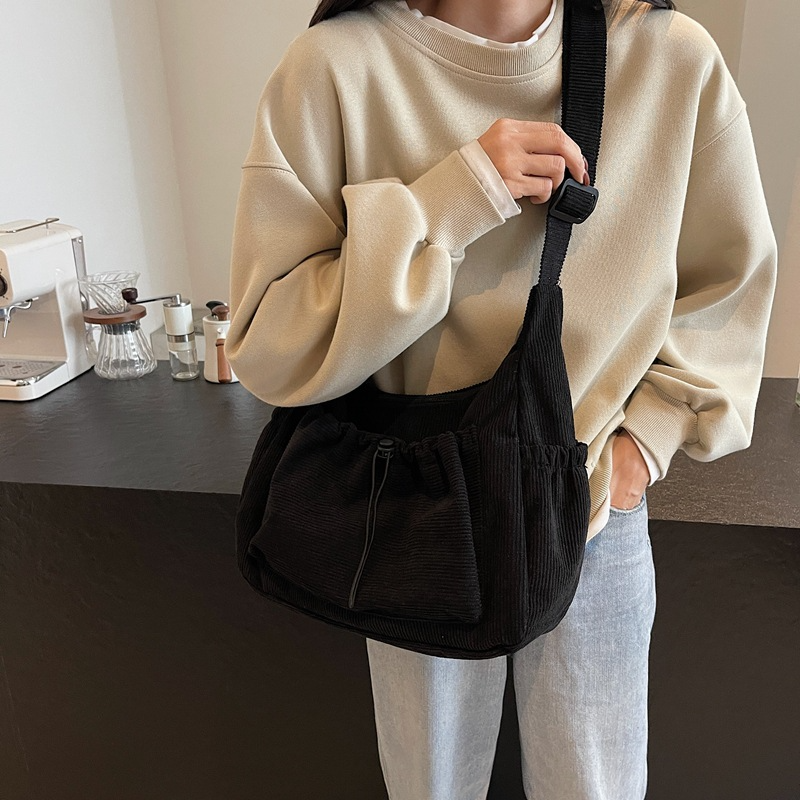 Elegante Umhängetasche aus Cord ⎜ Modische, praktische Alltags-Tasche für Damen und Freizeit