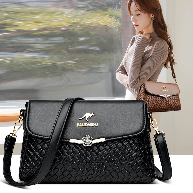 Umhängetasche für Damen ⎜ Geräumige Schultertasche mit Rautenmuster und Blumenverschluss für Alltag und Ausgehen