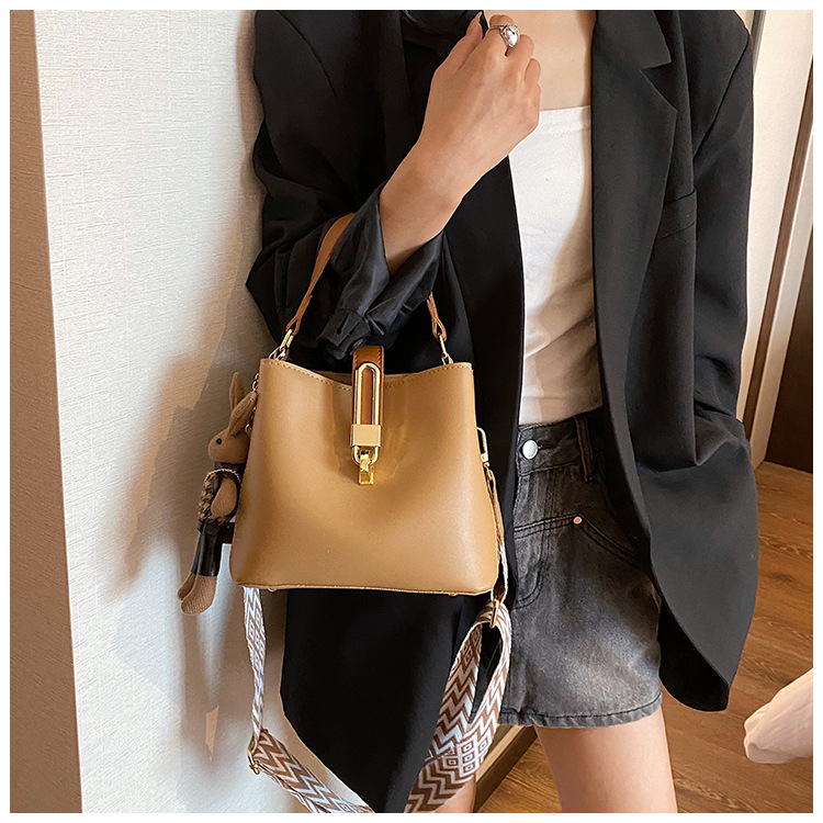 Modische Damen Handtasche ⎜ Handgefertigte Bucket Bag mit Praktischem Schulterriemen und Elegantem Verschluss