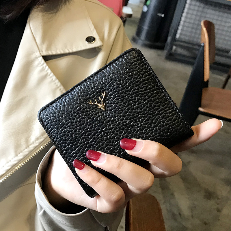Kompakte Damen Geldbörse aus Leder ⎜ Faltbares Mini-Portemonnaie im schlanken Design mit Münzfach und edler Prägung