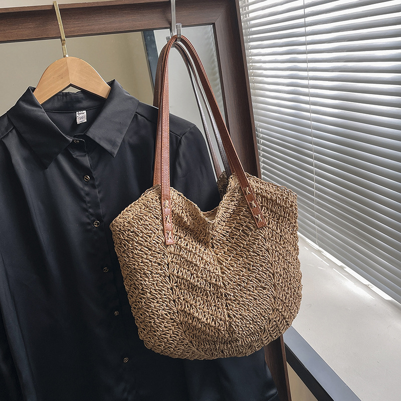 Geflochtene Stroh Schultertasche ⎜ Modische Umhängetasche mit Ledergriffen und Großem Stauraum