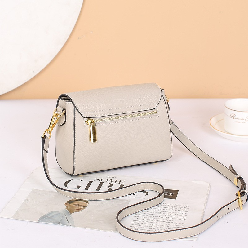 Umhängetasche für Damen ⎜ Elegante Schultertasche mit Klappe und Tragegriff