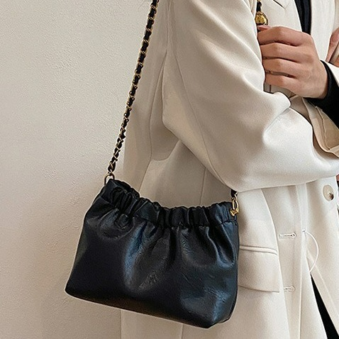 Damen Umhängetasche Mit Kette ⎜ Modische Retro Tasche Mit Weichem Design Für Alltag Und AusgehenDamen Umhängetasche Mit Kette ⎜ Modische Retro Tasche Mit Weichem Design Für Alltag Und Ausgehen