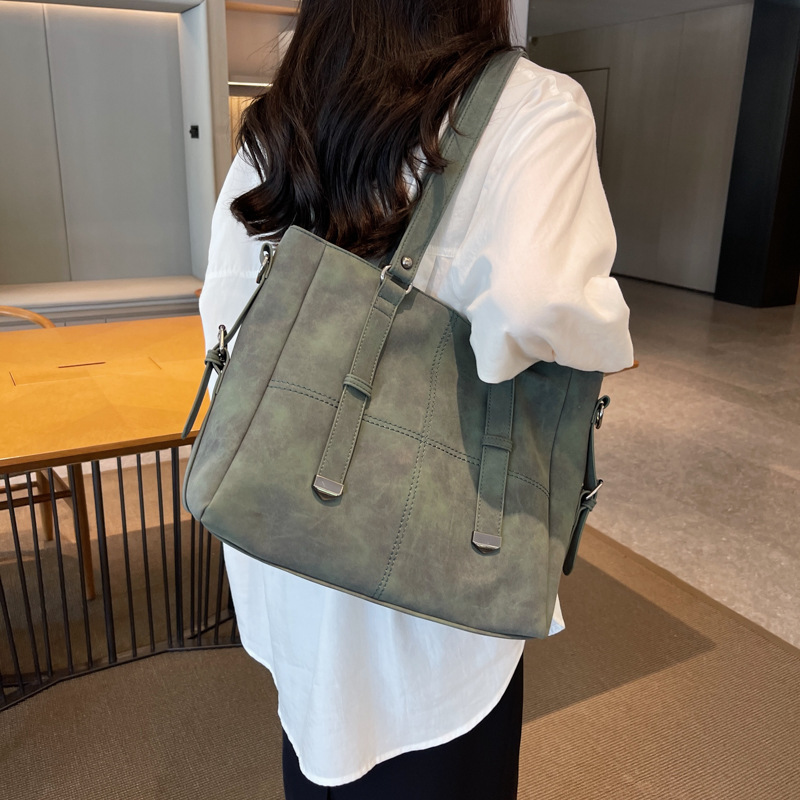Damen Tragetasche in Lederoptik ⎜ Lässige Handtasche mit viel Stauraum für Alltag und Büro