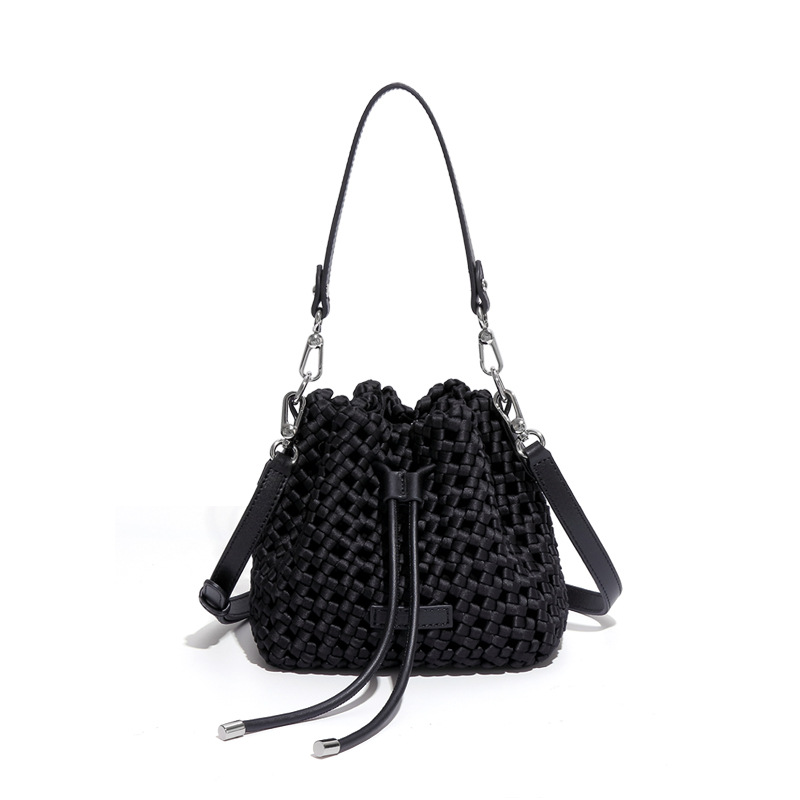 Handtasche für Damen ⎜ Hochwertige Beuteltasche mit handgeflochtenem Design und verstellbarem Trageriemen