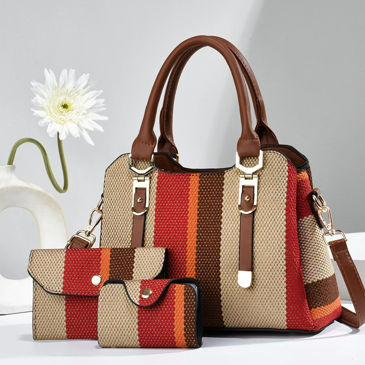 Handtaschen-Set für Damen ⎜ Große Umhängetasche mit Kontrastdesign und passendem Portemonnaie für den Alltag