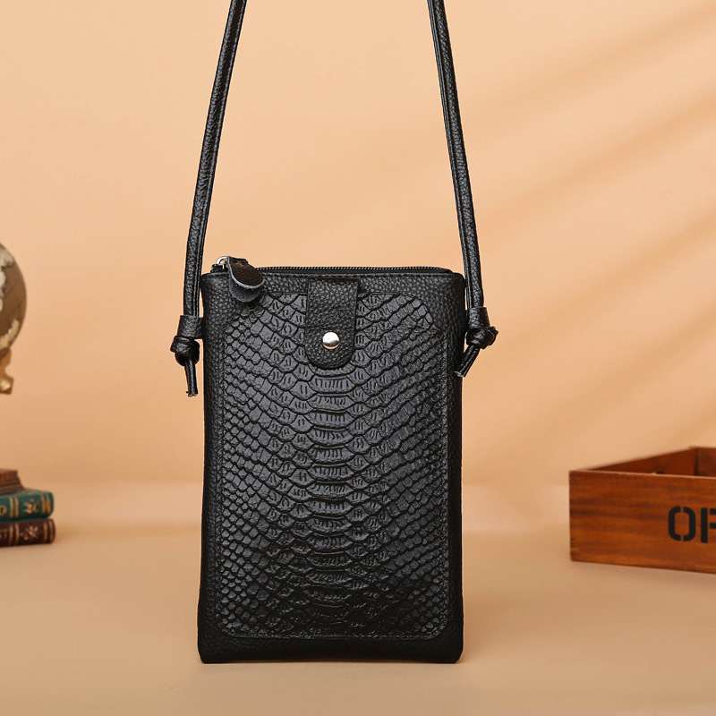 Kleine Schultertasche für Damen ⎜ Elegante Crossbody-Bag im edlen Schlangenleder-Look