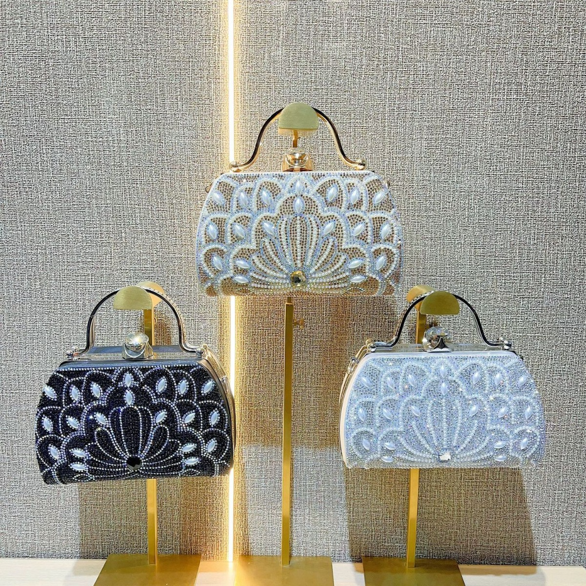Damen Clutch Tasche ⎜ Elegante Handtasche mit Strass und Perlen für Abend und Events