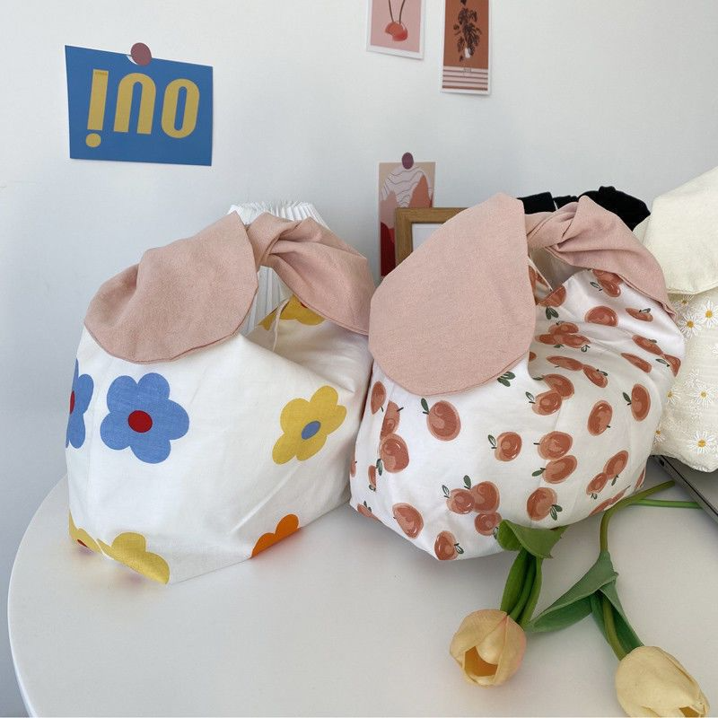 Lunchbag im Japanischen Stil ⎜ Praktische Tasche mit verspielten Hasenohren und fröhlichem Blumenmuster