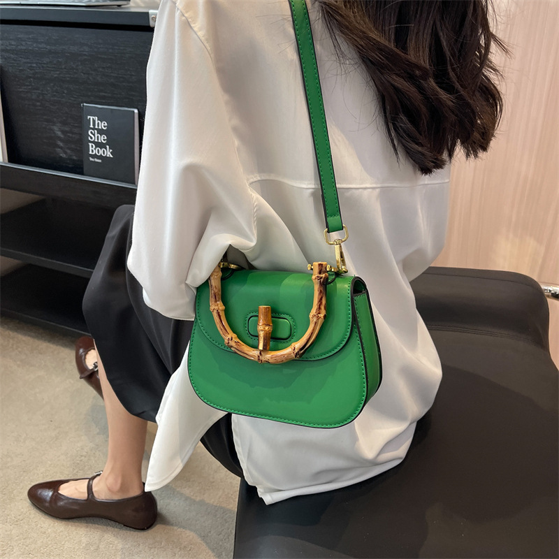 Damen Handtasche ⎜ Elegante Schultertasche mit Bambusgriff und Abnehmbarem Riemen