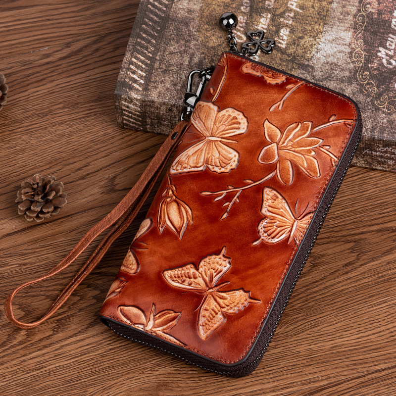 Damen Clutch aus Echtleder ⎜ Vintage Geldbörse mit Schmetterlingsprägung und abnehmbarem Handriemen