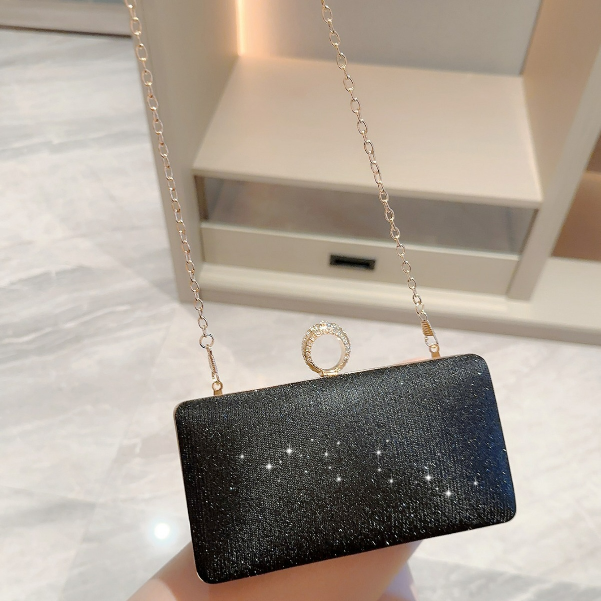Damen Clutch mit Glitzereffekt ⎜ Elegante Abendtasche mit Strassring und funkelndem Design für besondere Anlässe
