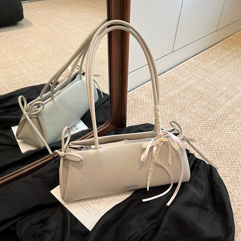 Elegante Damen Schultertasche ⎜ Schlichte Umhängetasche mit Verstellbaren Trägern und Femininer Form
