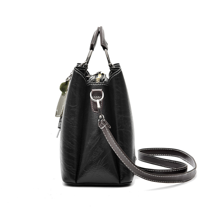 Kleine Handtasche für Damen ⎜ Stilvolles Retro-Design mit abnehmbarem Schlüsselanhänger und Tragegurt