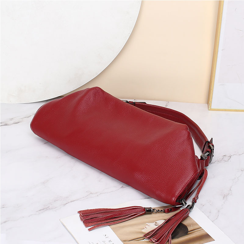 Schultertasche für Damen ⎜ Elegante Hobo-Bag aus Lederoptik mit Quaste und breitem Tragegriff für Alltag und Freizeit