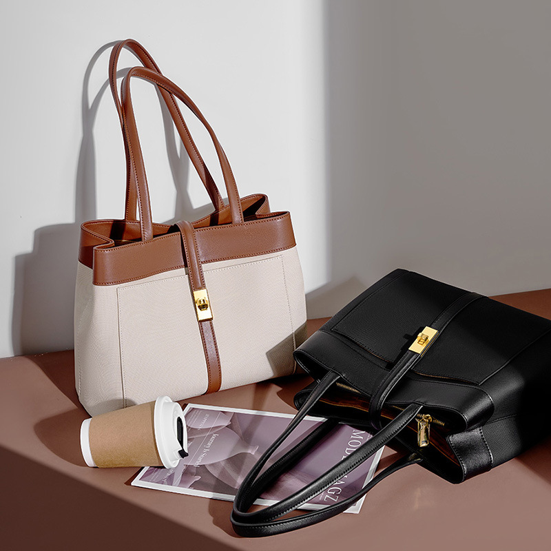 Handtasche für Damen ⎜ Zweifarbige Schultertasche mit Schnallendetail und viel Stauraum für Alltag und Büro