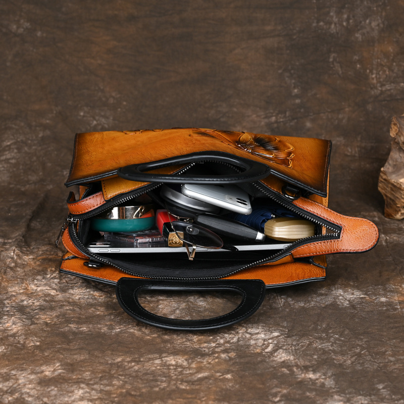Handtasche für Damen ⎜ Elegante Tragetasche mit Blumenprägung und großem Stauraum für Alltag und besondere Anlässe