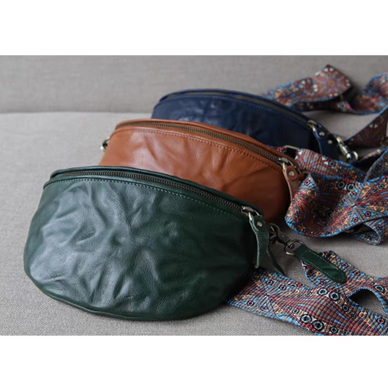 Satteltasche für Damen ⎜ Kleine Umhängetasche mit breitem Trageriemen im Retro-Boho-Stil für Freizeit und Reisen