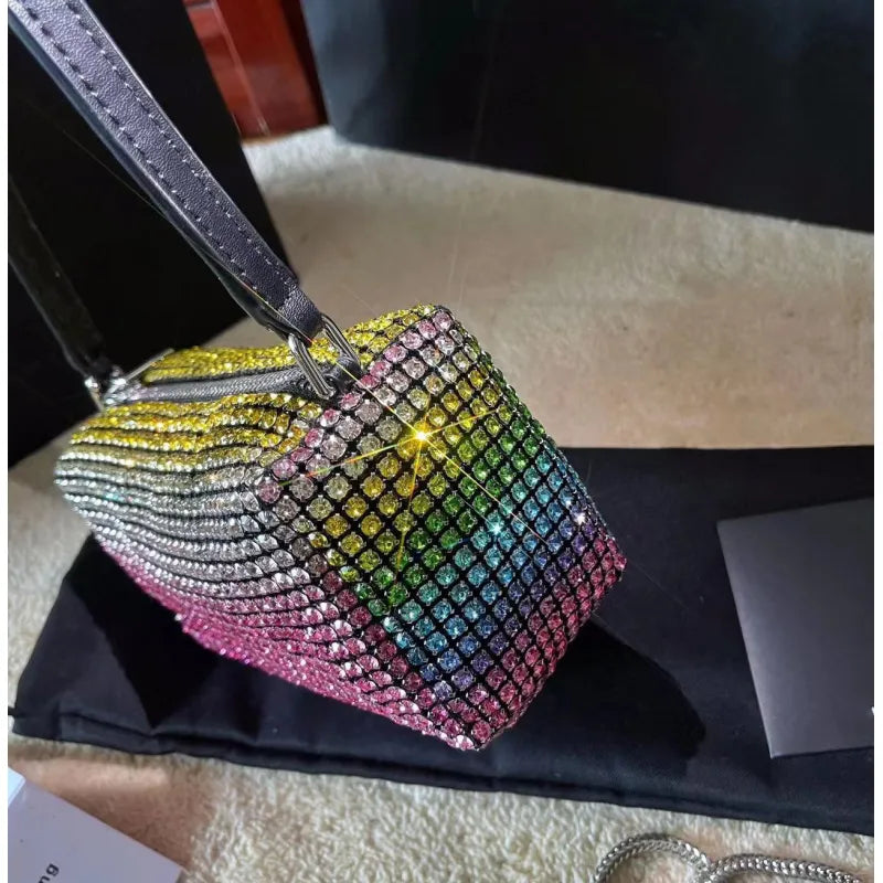 Abendtasche für Damen ⎜ Glänzende Mini-Bag mit Strassbesatz und fester Form für elegante Auftritte und Events