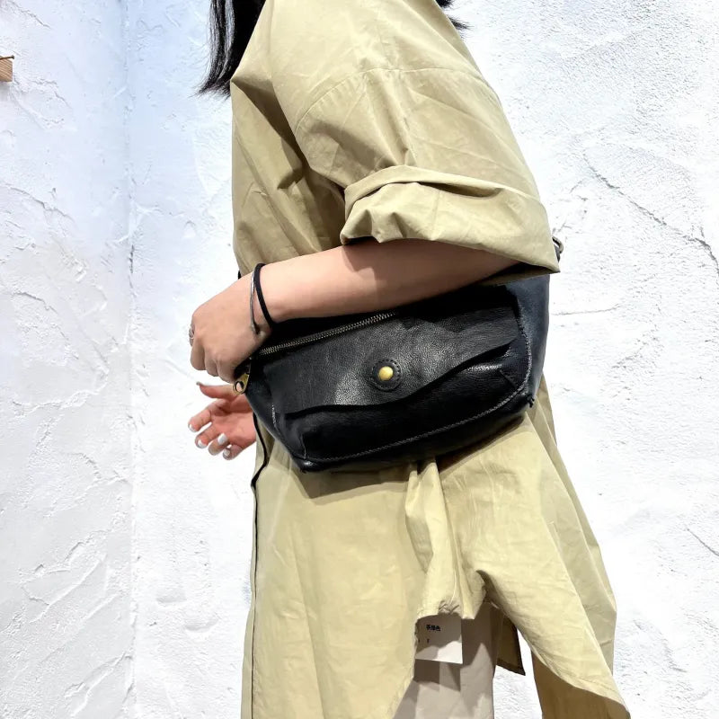 Gürteltasche für Damen ⎜ Edle Ledertasche mit Reißverschlüssen und verstellbarem Gurt für Reisen und Freizeit