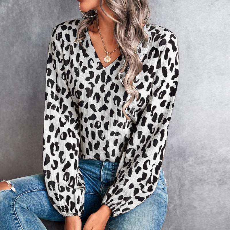 Edith - Bluse mit Leopardenmuster und V-Ausschnitt
