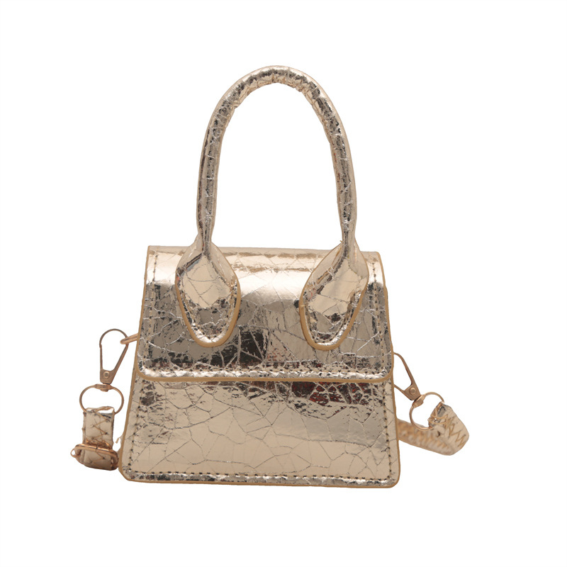 Kleine Umhängetasche für Damen ⎜ Goldene Handtasche mit trendigem Design und abnehmbarem Schultergurt