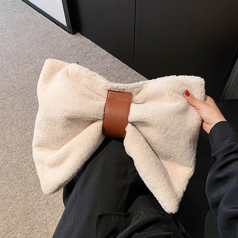 Umhängetasche für Damen ⎜ Modische Tasche mit Schleifen-Design und verstellbarem Trageriemen