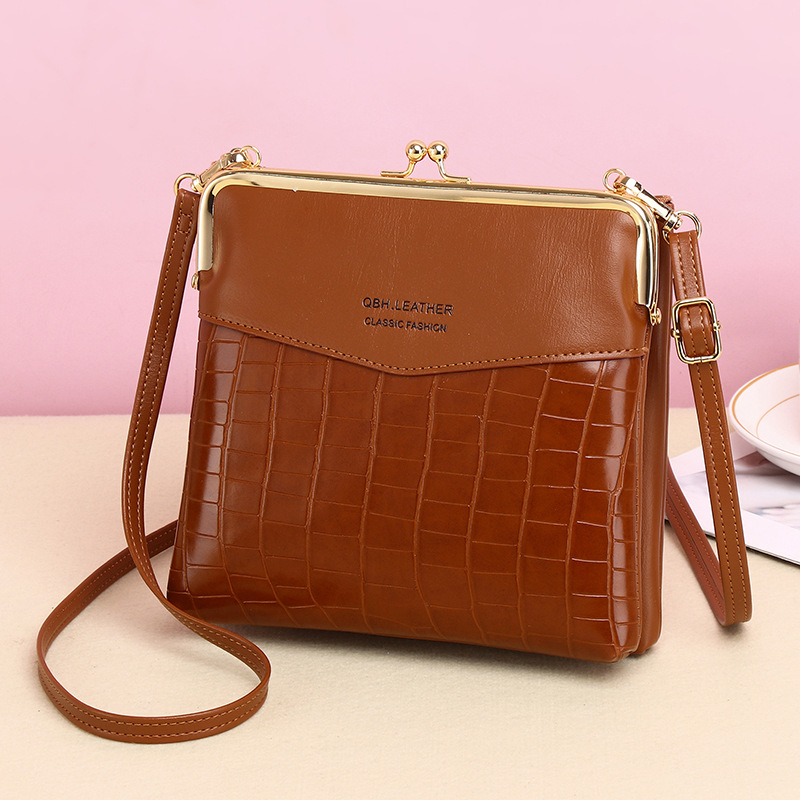 Umhängetasche für Damen im Retro-Stil ⎜ Schultertasche mit Krokoprägung und Metallverschluss für Alltag und Ausgehen