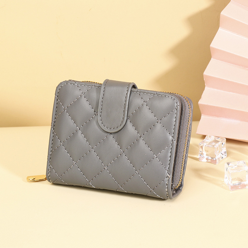 Damen Geldbörse mit Druckknopf ⎜ Kompakte Brieftasche mit Rautensteppung und Münzfach im eleganten Design