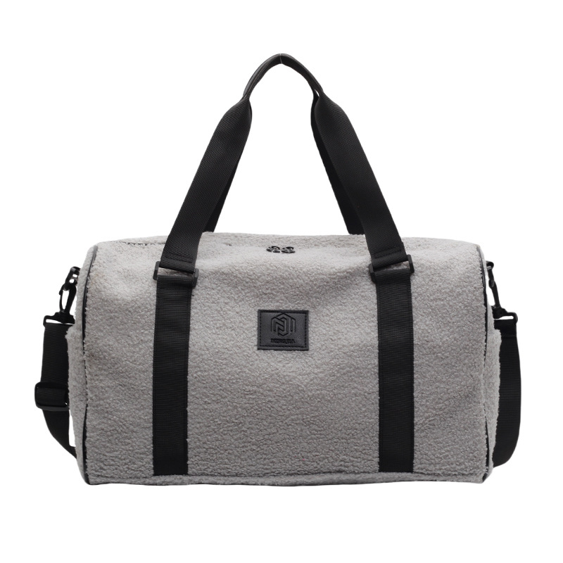 Reisetasche für Damen ⎜ Große Schultertasche aus Teddyfell mit viel Stauraum für Alltag und Wochenendtrips