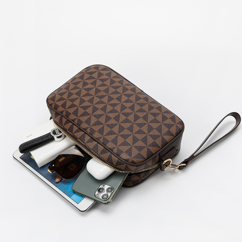 Herren Clutch Tasche mit Handschlaufe ⎜ Stilvolle Begleiter mit Musterdesign und Reißverschlussfach