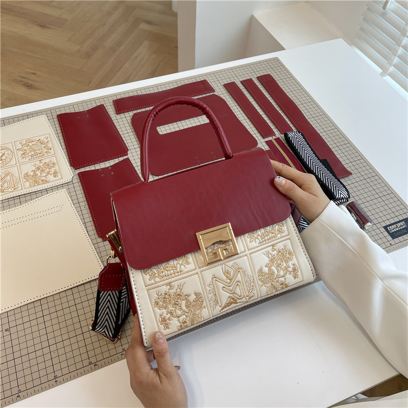 Handtasche für Damen ⎜ Elegante Umhängetasche mit Vintage-Muster und stabilem Tragegriff für Alltag und Büro