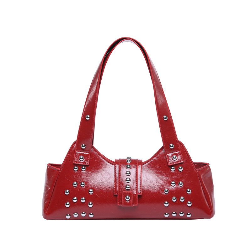 Schultertasche für Damen ⎜ Glänzende Armtasche aus Leder mit Nieten für Streetstyle und Alltag