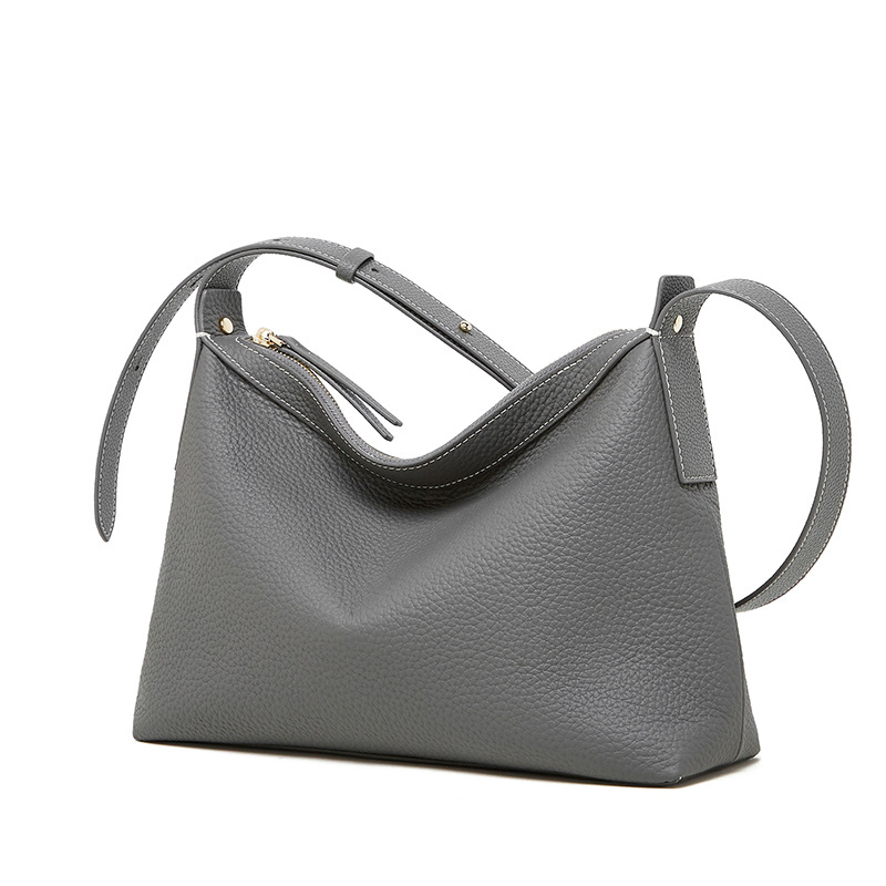 Schultertasche aus Echtleder ⎜ Minimalistische Umhängetasche für stilvolle Outfits im Alltag
