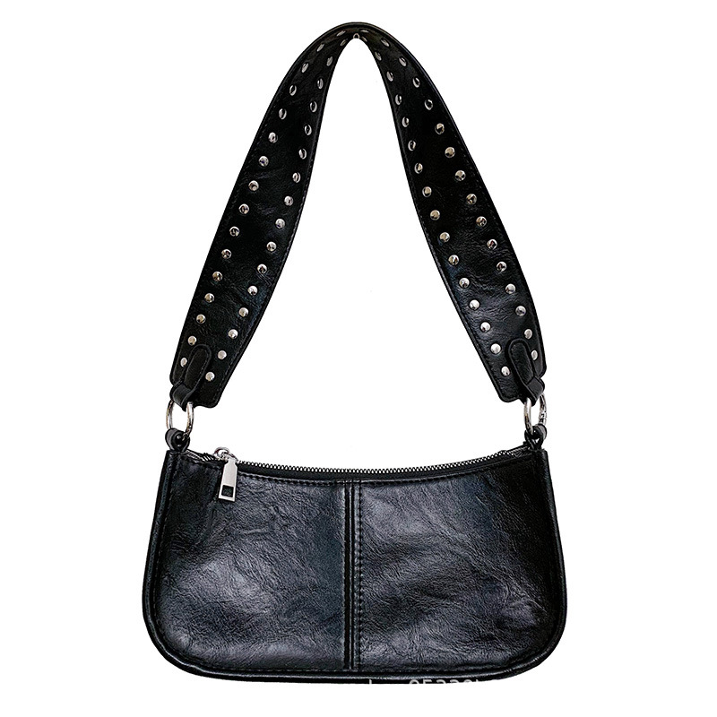 Schultertasche für Damen ⎜ Glänzende Halbmondtasche in Lederoptik mit Nietenriemen für vielseitige Alltagslooks