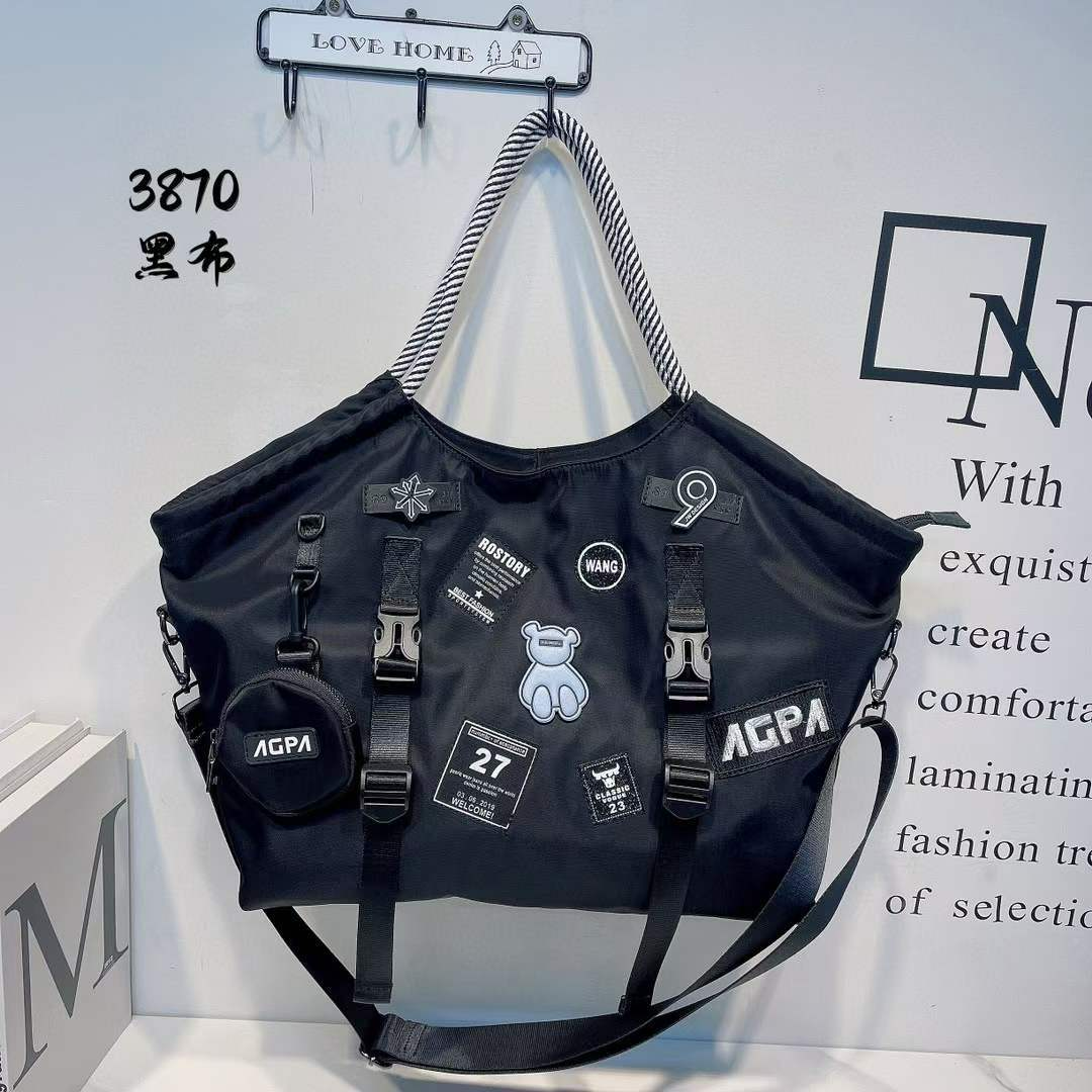 Shopper Tasche für Damen ⎜ Große Schultertasche aus wasserabweisendem Mesh-Nylon mit Applikationen für Alltag und Reisen