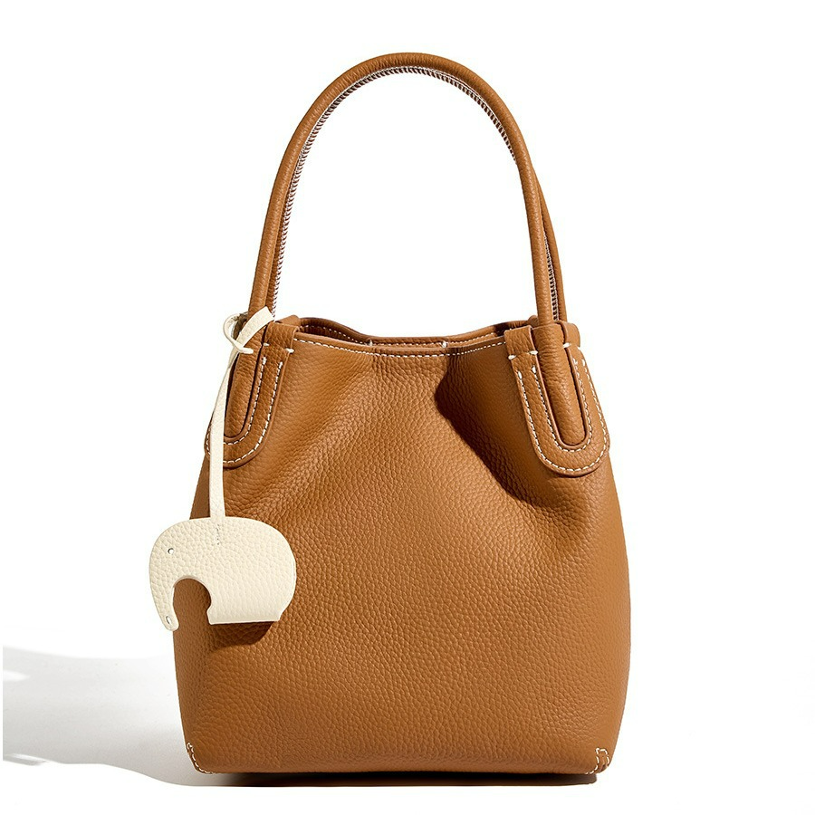 Handtasche für Damen ⎜ Elegante Bucket-Bag aus genarbtem Leder mit Elefantenanhänger für Alltag und Freizeit